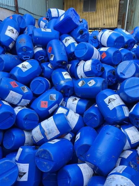 Can nhựa đựng hóa chất - Vật Tư Cao Su Đinh Gia Phát - Công Ty TNHH Một Thành Viên Sản Xuất Thương Mại Dịch Vụ Đinh Gia Phát